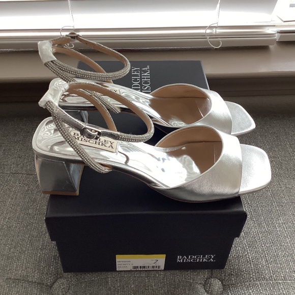 Badgley Mischka Collection Infinity II Sandal (Women), size 7M - Picture 10 of 13